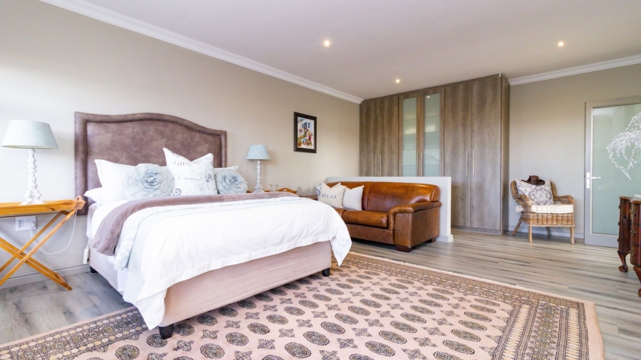 6 Bedroom Property for Sale in Kleinbaai Western Cape